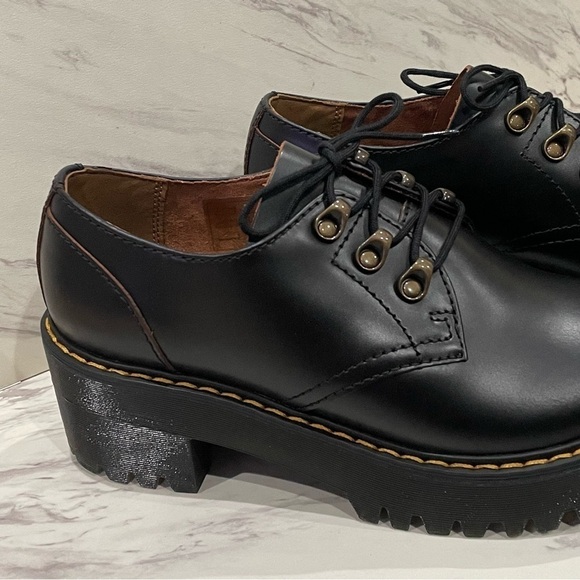 DR MARTENS Leona Lo Vintage Smooth Leather Lug Sole Platform Heeled Shoe Black 8 - Picture 4 of 11